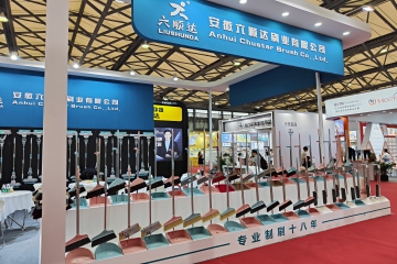 Water absorbing mop structure